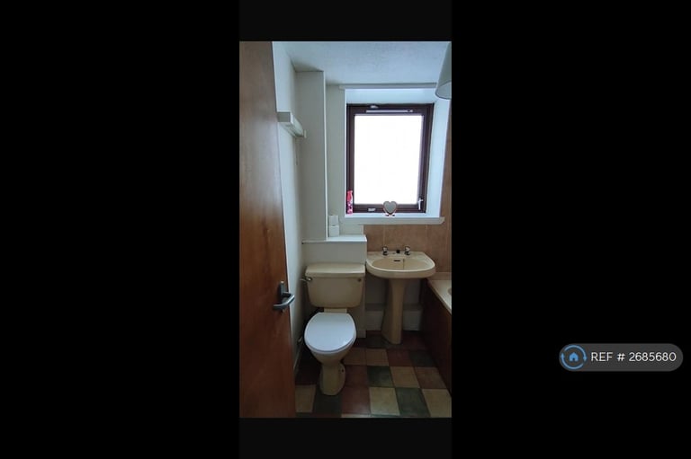 1 bedroom flat in Braehead Road, Cumbernauld, Glasgow, G67 (1 bed) (#2685680)