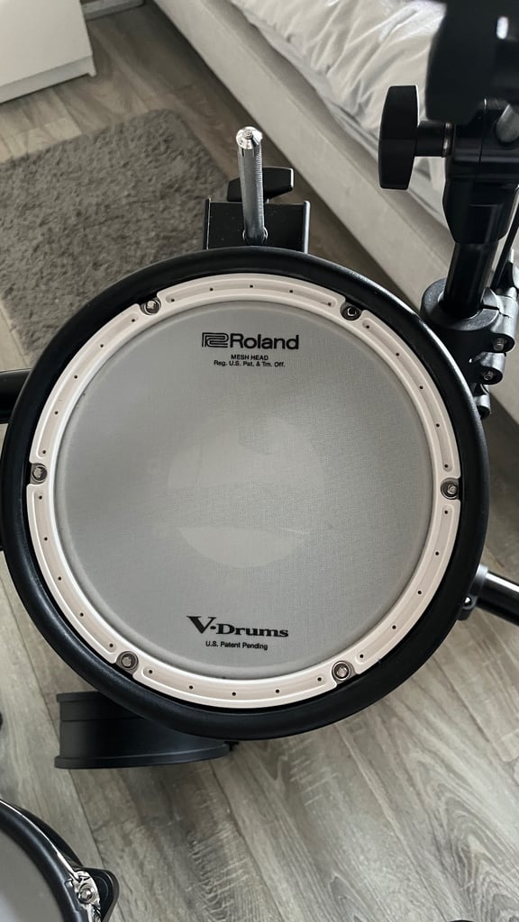 Roland TD-27KV Electronic Drum Kit – Excellent Condition, Includes Amp & Throne