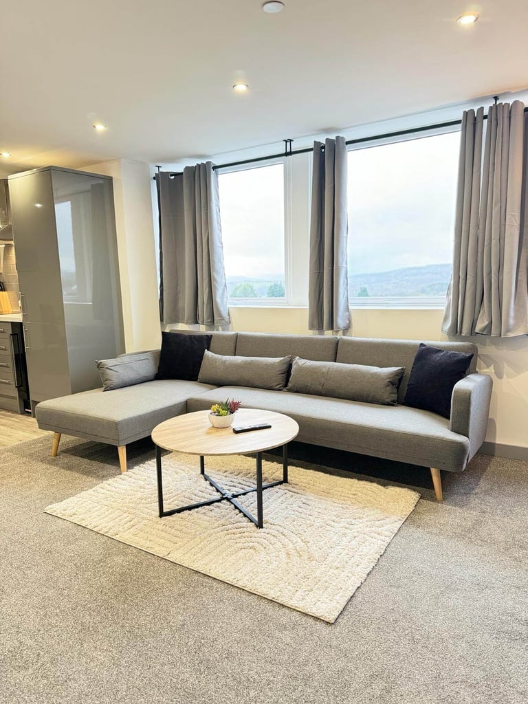 Short Term Rentals Yeadon-501 Leeds