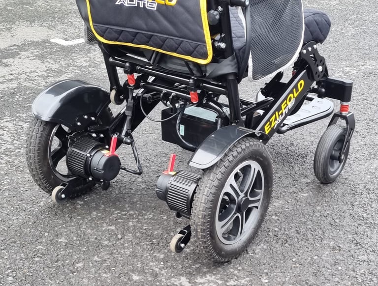 MONARCH MOBILITY EZI-FOLD AUTO- Autofolding Mobility Scooter. SHOWROOM CONDITION