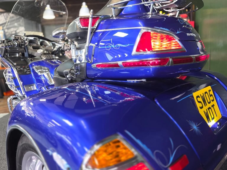 2005 HONDA GL1800 GOLDWING CSC CALIFORNIA SIDE CAR TRIKE 18,000 MILE'S 