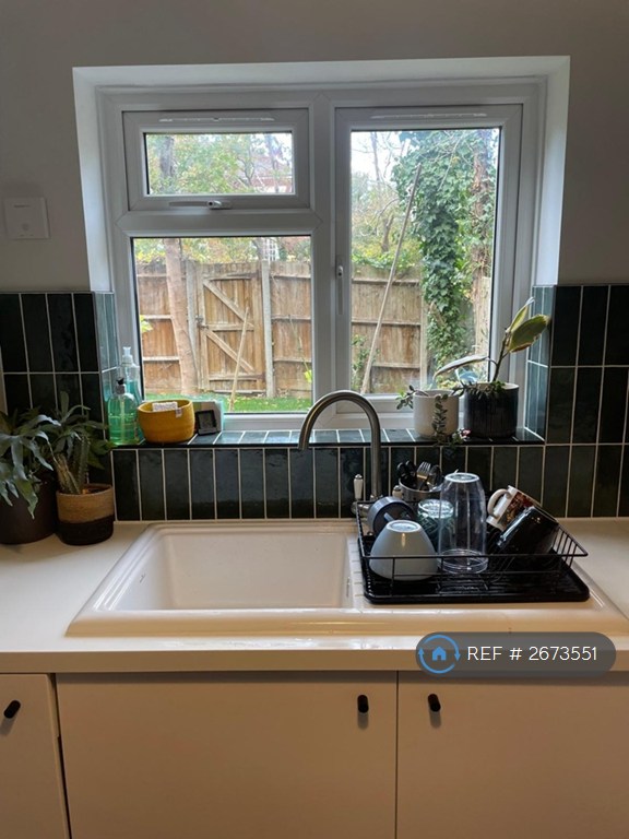 4 bedroom house in Holland Drive, London, SE23 (4 bed) (#2673551)