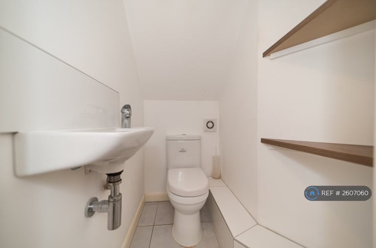 2 bedroom flat in Seaton Close, London, SE11 (2 bed) (#2607060)
