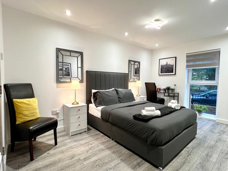 Double Room with Private Bathroom (Shared )