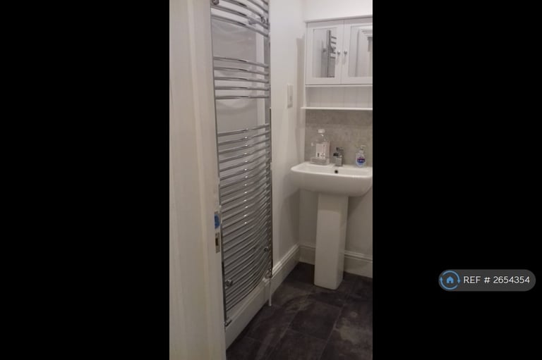 2 bedroom flat in West End Lane, London, NW6 (2 bed) (#2654354)