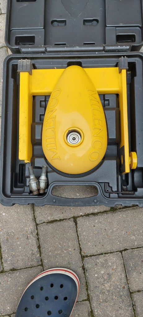 Milenco Wrath 2 caravan wheel lock