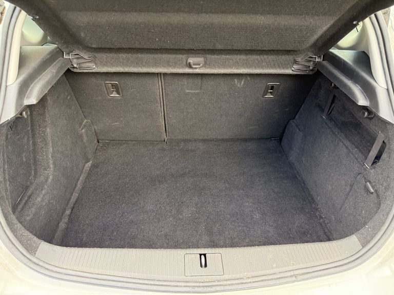Vauxhall, ASTRA, Hatchback, 2011, Manual, 1398 (cc),5 doors - Image 4