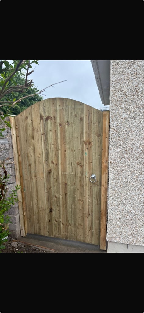 Fence and gate