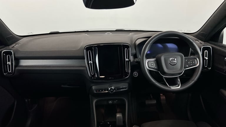2025 Volvo XC40 Black Edition Plus, B3 Mild hybrid, Petrol (Rear Camera, BLIS) Estate Petrol Auto...