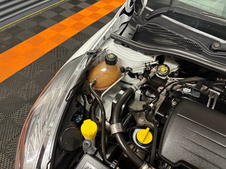 2015 Renault Clio 1.2 16V Dynamique MediaNav 5dr HATCHBACK Petrol Manual