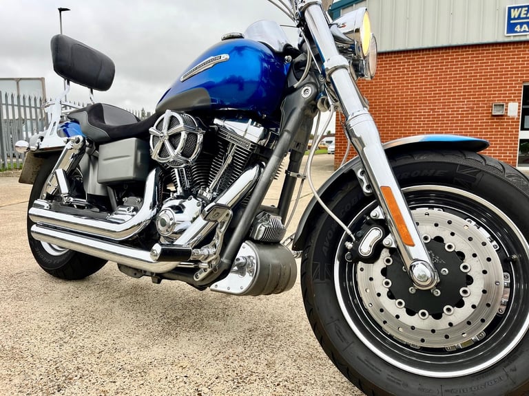 Harley-Davidson FXDFSE FATBOB SCREAMIN EAGLE CVO 110. ONLY 14698 MILES