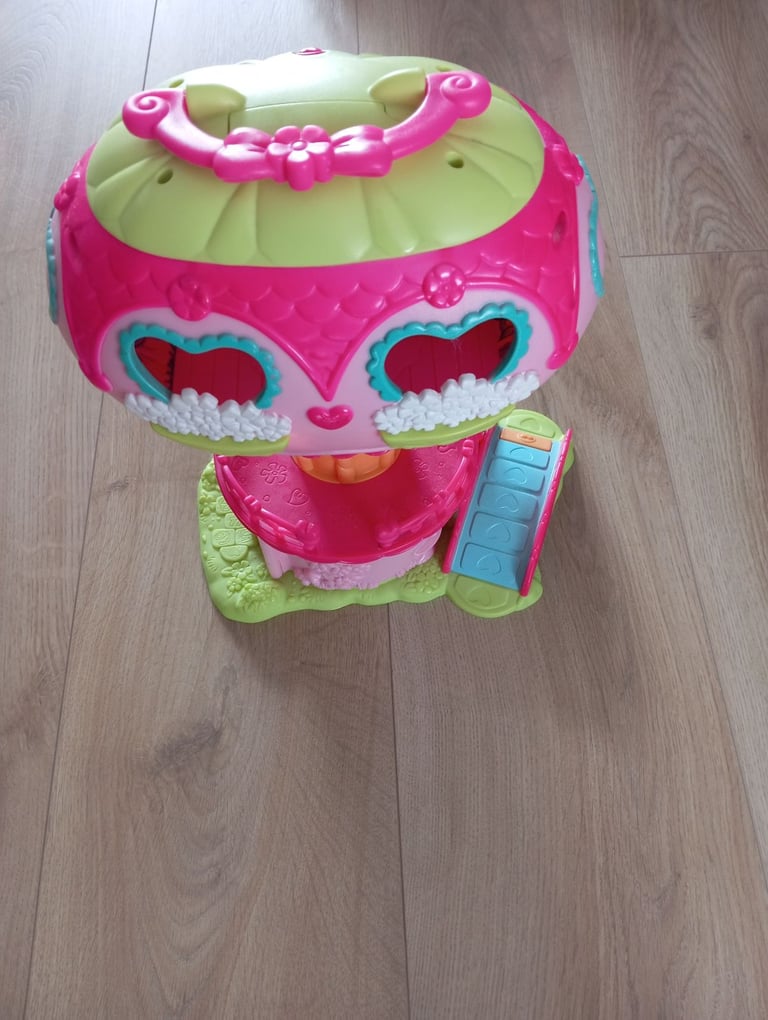Pink dolly house