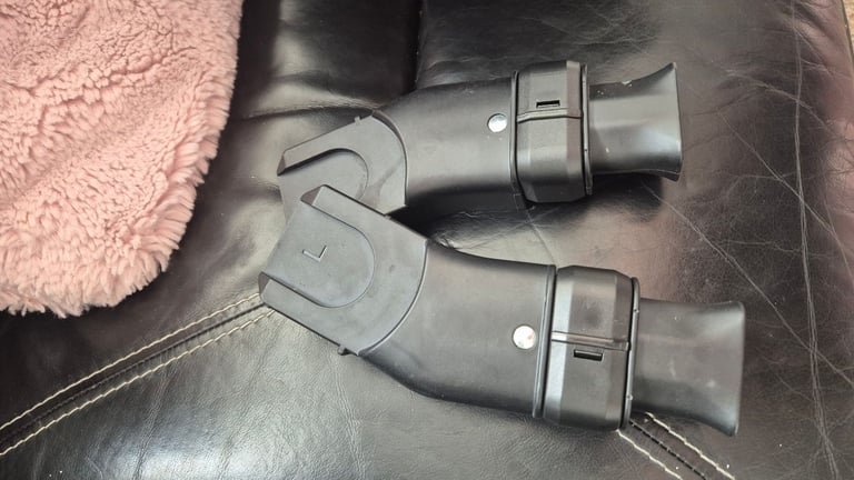 Ickle Bubba car seat with adapters