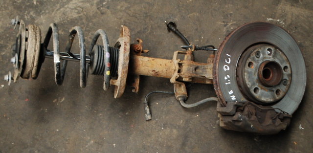 image for 2012 RENAULT MEGANE MK3 1.5 DCI FRONT PASSENGER SIDE SUSPENSION LEG