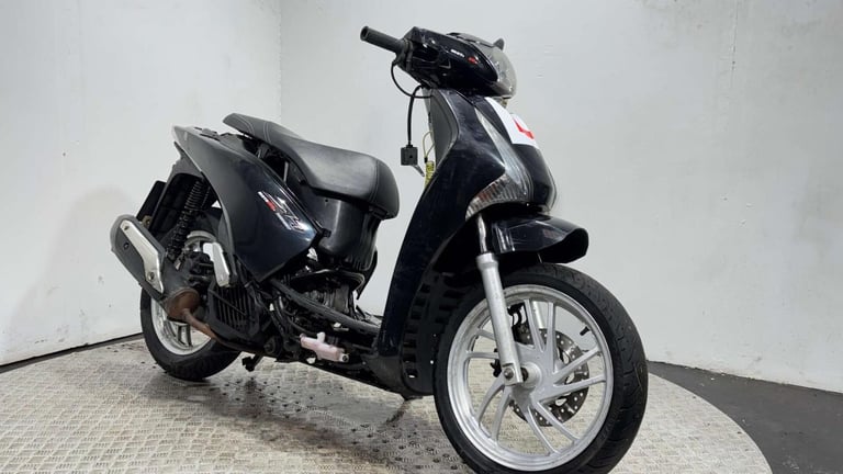 Honda SH125 SH 125 2016 NON RUNNING PROJECT BIKE 125CC