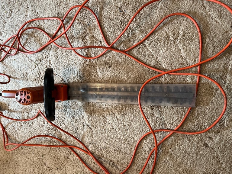 Black & Decker Hedge Trimmer