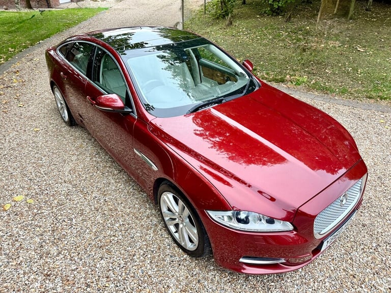 2010 Jaguar XJ 3.0d V6 Premium Luxury 4dr Auto SALOON DIESEL Automatic