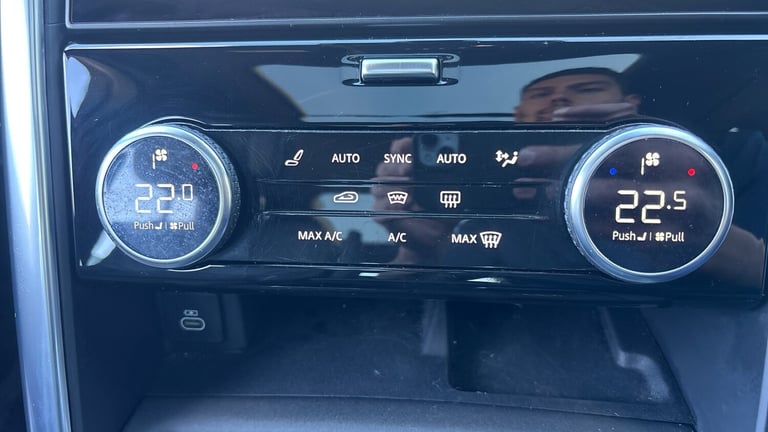 2021 Land Rover Discovery 3.0 D300 R-Dynamic HSE 5dr Auto Diesel Station Wagon Station Wagon Dies...