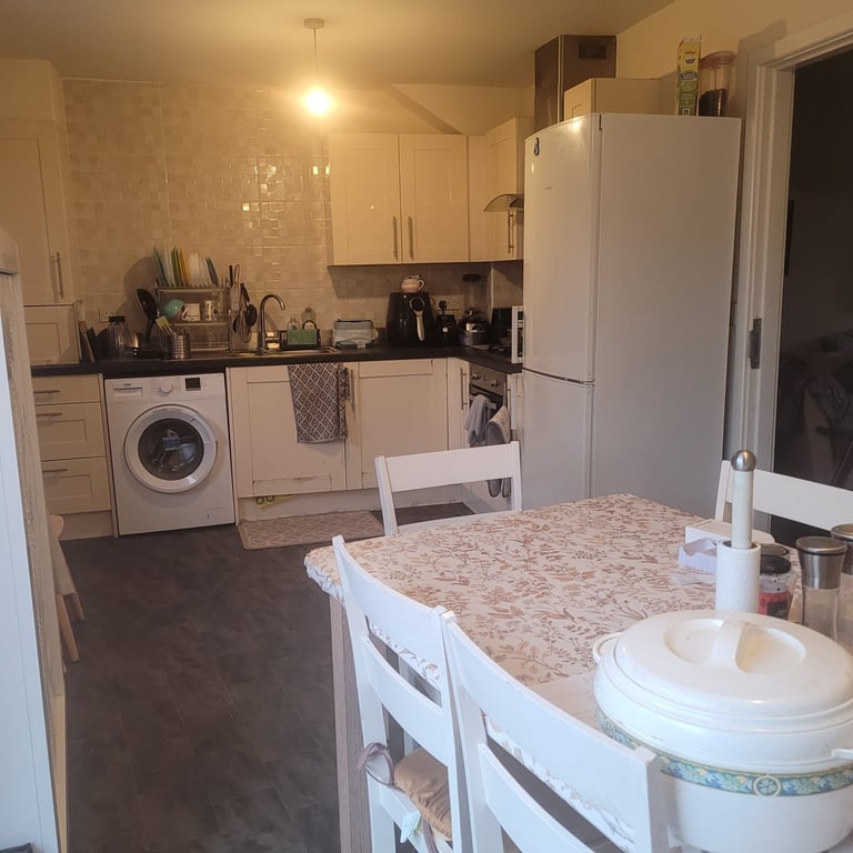4 bedroom two new houses with a security car park 