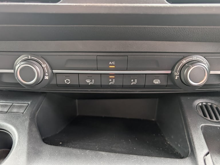 VAUXHALL COMBO 1.5 Turbo D 2300 Pro *high Spec Van* 2023