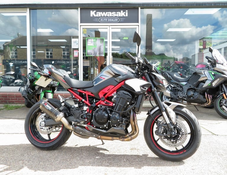 KAWASAKI Z900 PERFORMANCE EDITION 2025