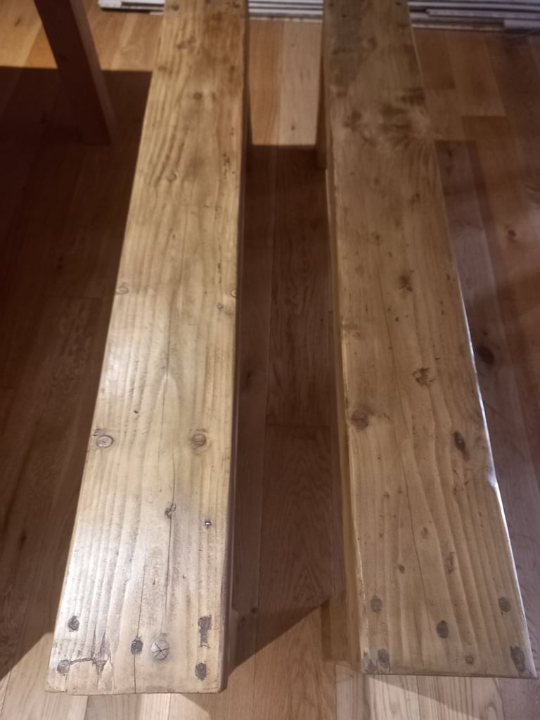 Pine farmhouse table with 2 benches and 2 carvers