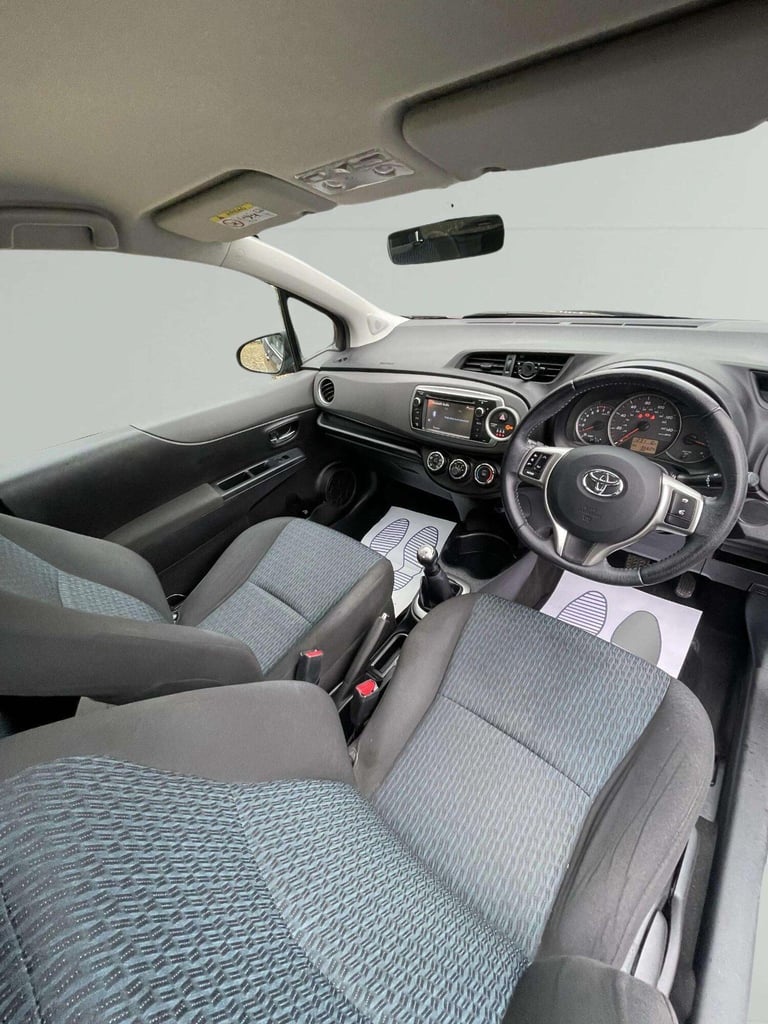 TOYOTA YARIS 1.0 VVT-i TR Euro 5 3dr 2013