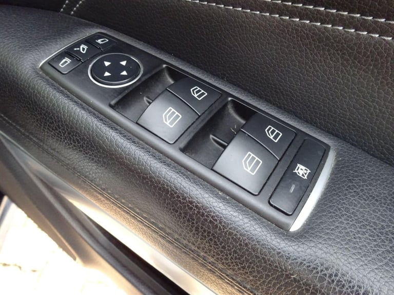  Mercedes-Benz E Class 2.1 E220 BlueTEC AMG Line Cabriolet G-Tronic+ Euro 6 (s/s) 2dr  Diesel Aut...