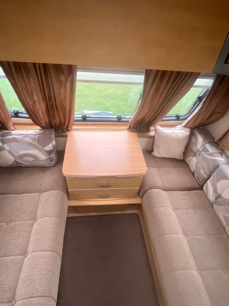 2011 caravan Bailey 4 berth inc motor mover & accessories