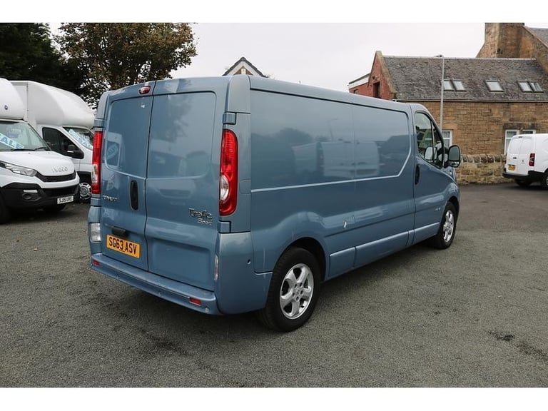2013 RENAULT TRAFIC LWB *NO VAT* SPORT EXCELLENT CONDITION YEARS MOT vivaro