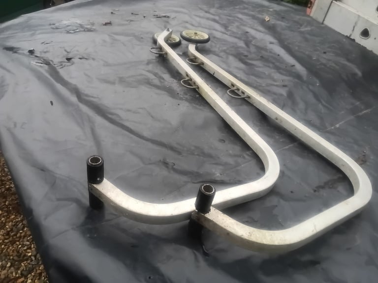 Pair of ladder hooks