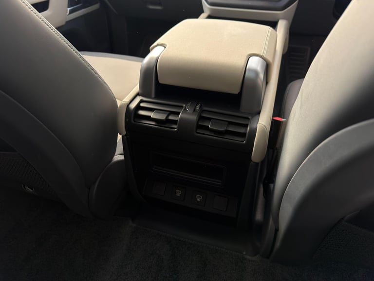 2024 Land Rover Defender 110 2.0 P400e 15.4kWh X-Dynamic HSE SUV 5dr Petrol Plug-in Hybrid Auto 4...
