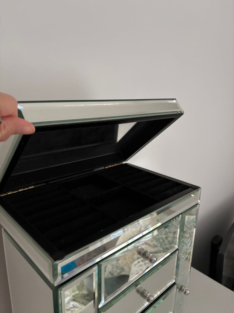 Mirrored Jewellery Cabinet 