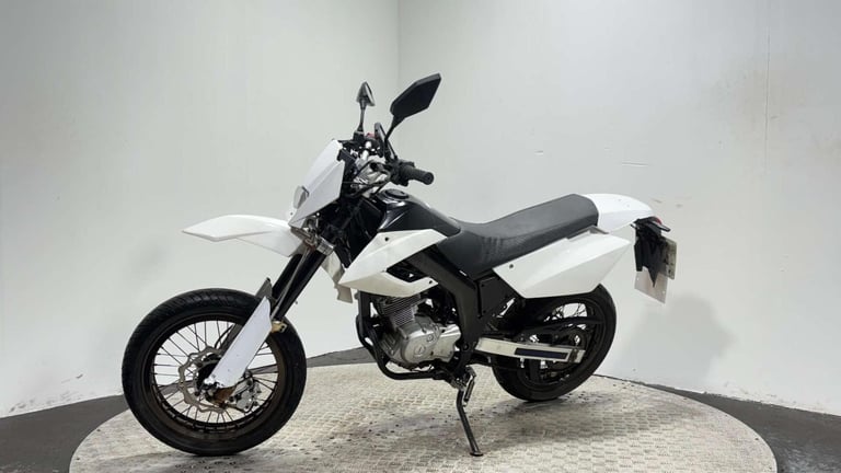 Ajs JSM 2012 2K NON RUNNING PROJECT BIKE SUPERMOTO 125CC LEARNER