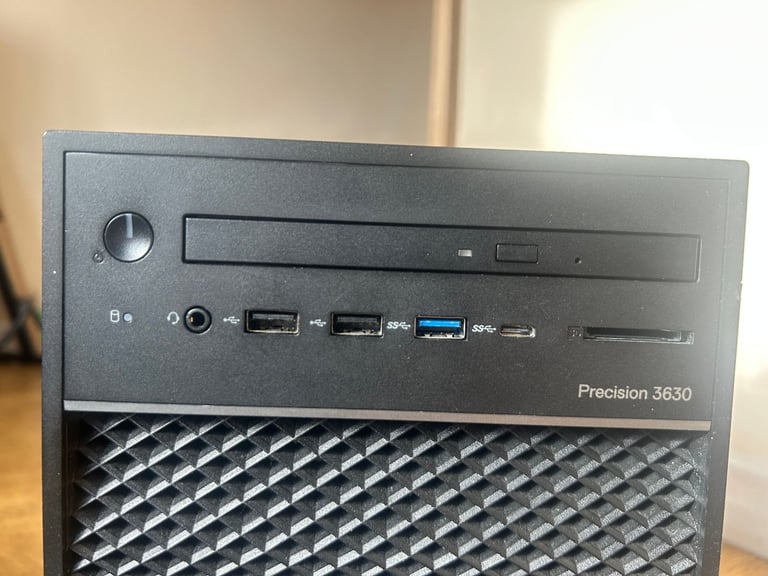 Dell Precision 3630 Intel i7 8700 (6-Core) AMD Radeon Pro WX 4100 1TB NVMe WiFi 6 BT 16GB RAM