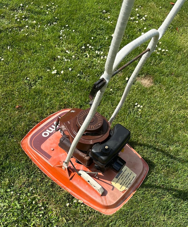 Flymo Stroke Hover Mower Flymo Stroke Petrol Hover Mower VGC