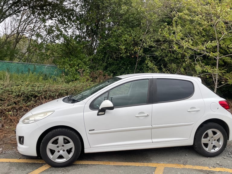 PEUGEOT 207 1.4 VTI SPORTIUM 61 REG WHITE 5 DOOR MOT MAY 9TH 2026 TAX £195 LOW INSURANCE 