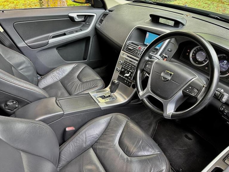  Volvo XC60 T6 Se Awd Estate 3.0 Automatic Petrol Estate Automatic Petrol Estate Petrol Automatic
