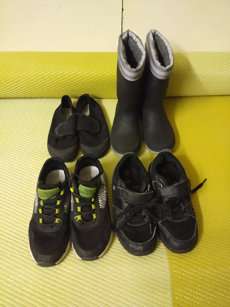 Boys shoes 