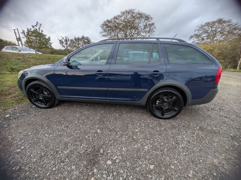 Skoda, OCTAVIA SCOUT, 4X4 Estate, 2011, Manual, 1968 (cc), 5 doors