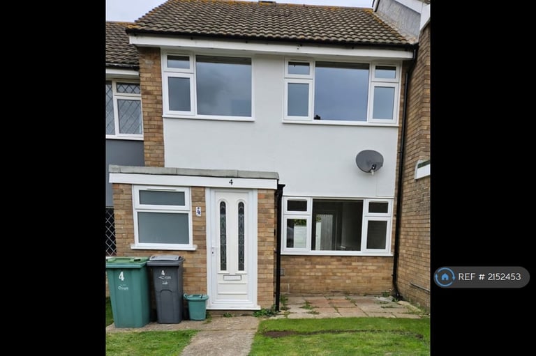 image for 3 bedroom house in Harvey Close, East Cowes, PO32 (3 bed) (#2152453)