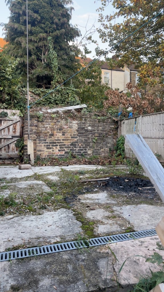 2 bedroom flat with large private garden Chatham 