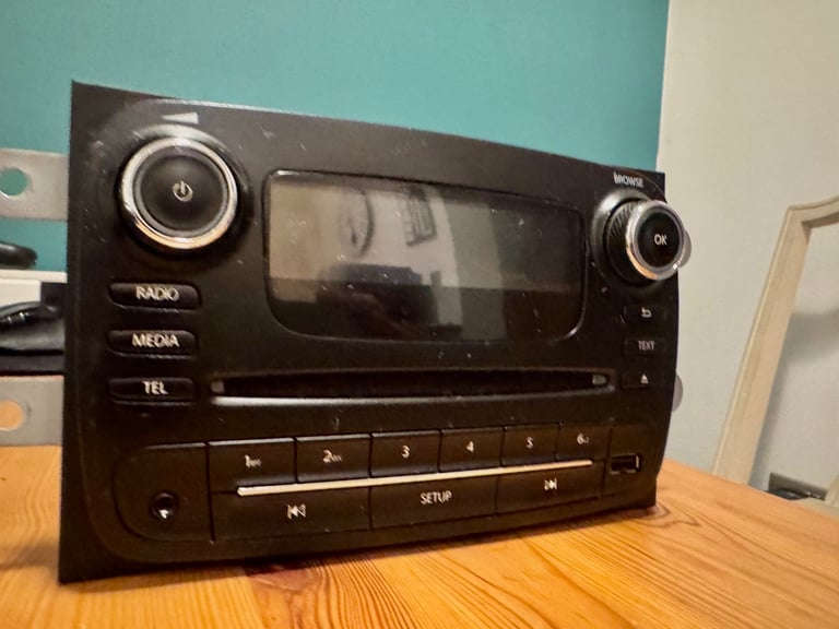 image for Vauxhall Vivaro radio head unit