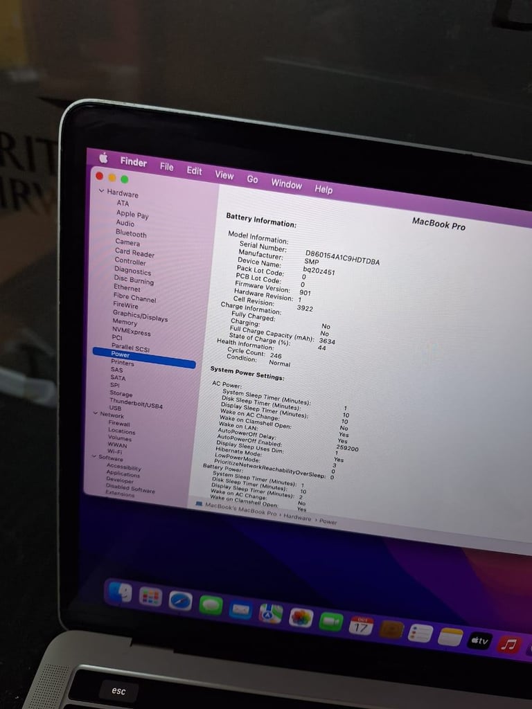 MacBook Pro (13 Inch, 2016 ,Four thunderbolt 3 Ports)