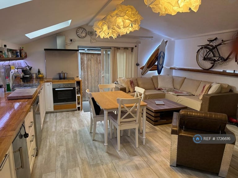 image for 1 bedroom flat in Battersea Park Road, London, SW11 (1 bed) (#1736616)