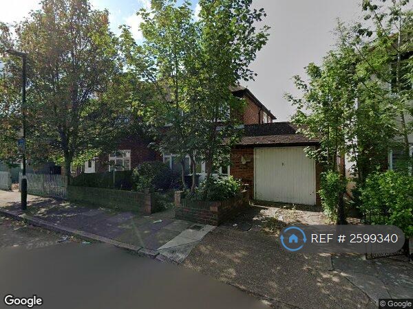 image for 4 bedroom house in Chertsey Road, Twickenham, TW2 (4 bed) (#2599340)