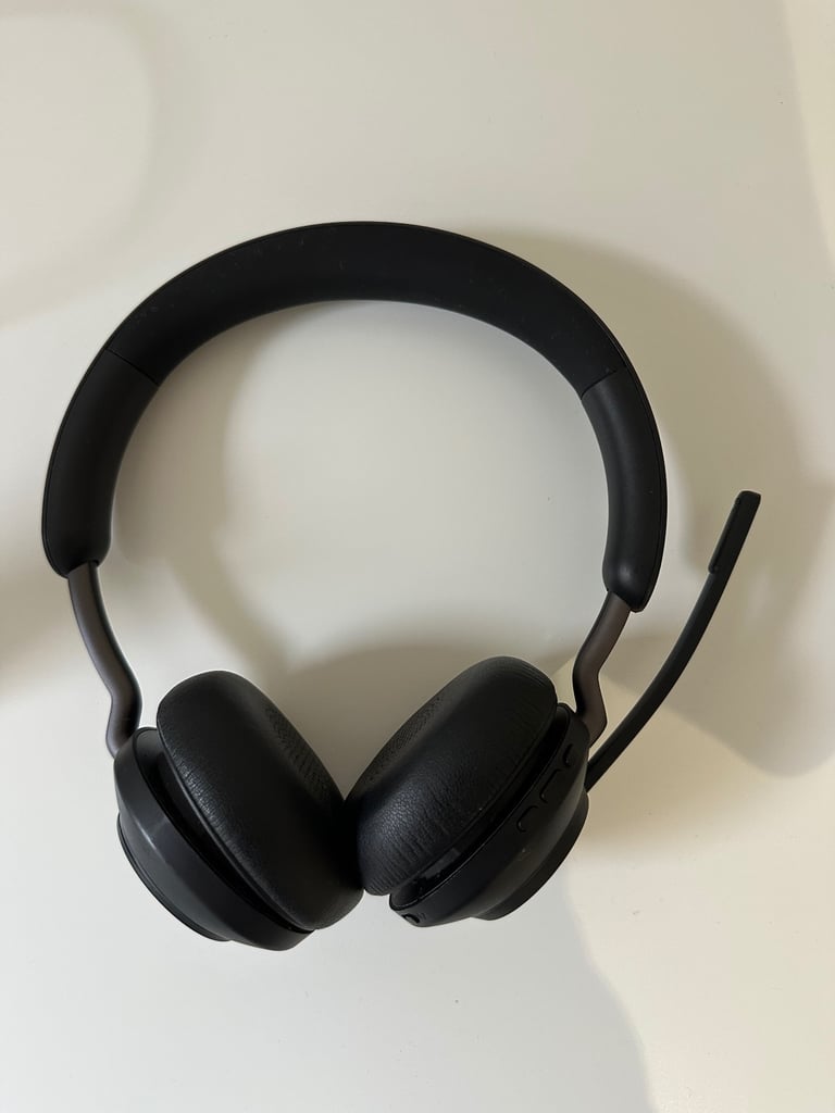 Jabra Evolve2 65 wireless Stereo Headset & Deskstand