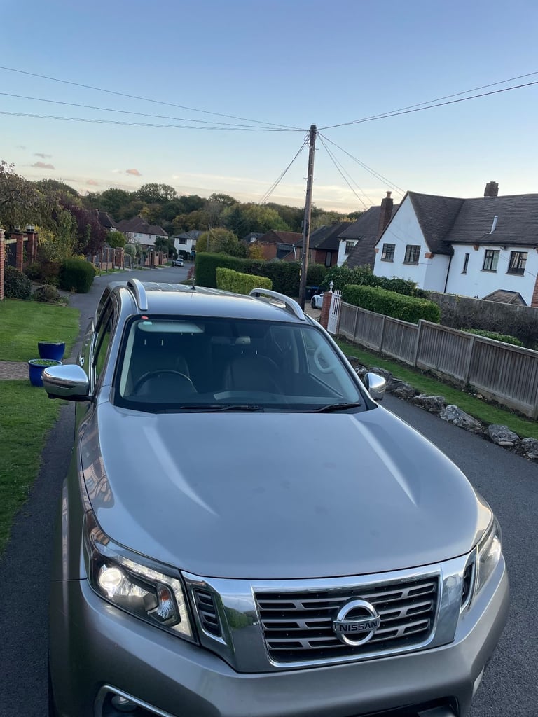 2020 nissan Navara 2.3 low miles