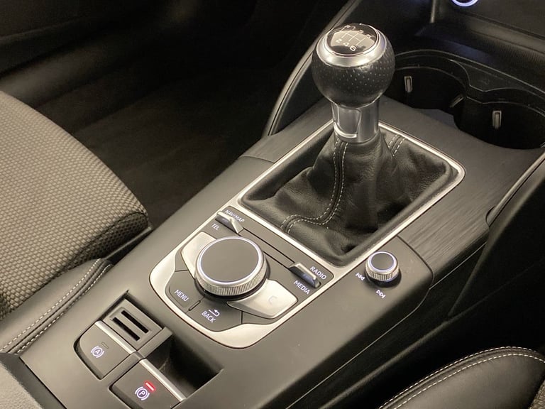  Audi A3 Sportback 1.5 Tfsi Cod 35 S Line Sportback 5dr Petrol Manual Euro 6