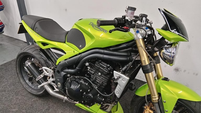 TRIUMPH SPEED TRIPLE 1050 ** 12 MONTH MOT - LOW MILLAGE - SP ENGINERING ** 